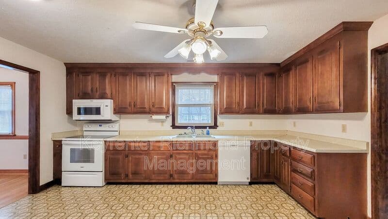 Mechanicsville House: 8155 Bell Creek Road