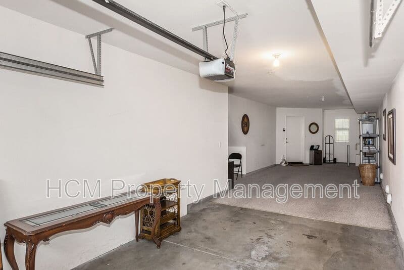 Irvine House: 315 Silk Tree Street