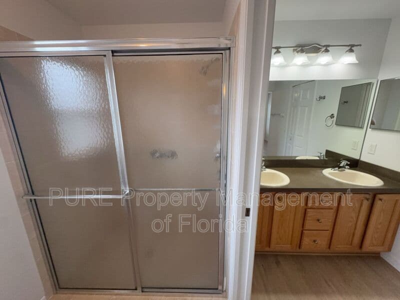 Ocala House: 15939 SW 14th Avenue Rd