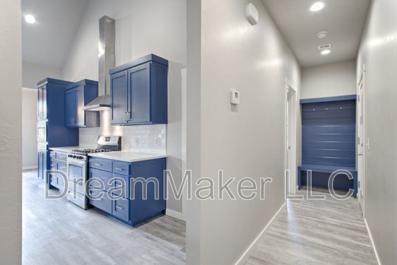 Norman House: 3118 SE 34th Street