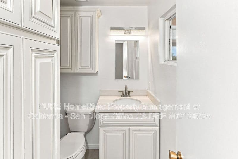 Spring Valley House: 640 Felicita Ave