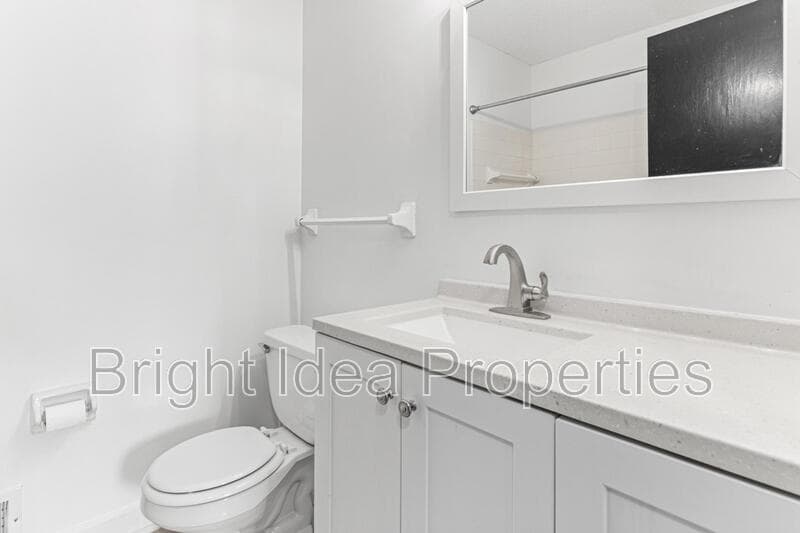 Woodbury House: 1716 Evergreen Drive