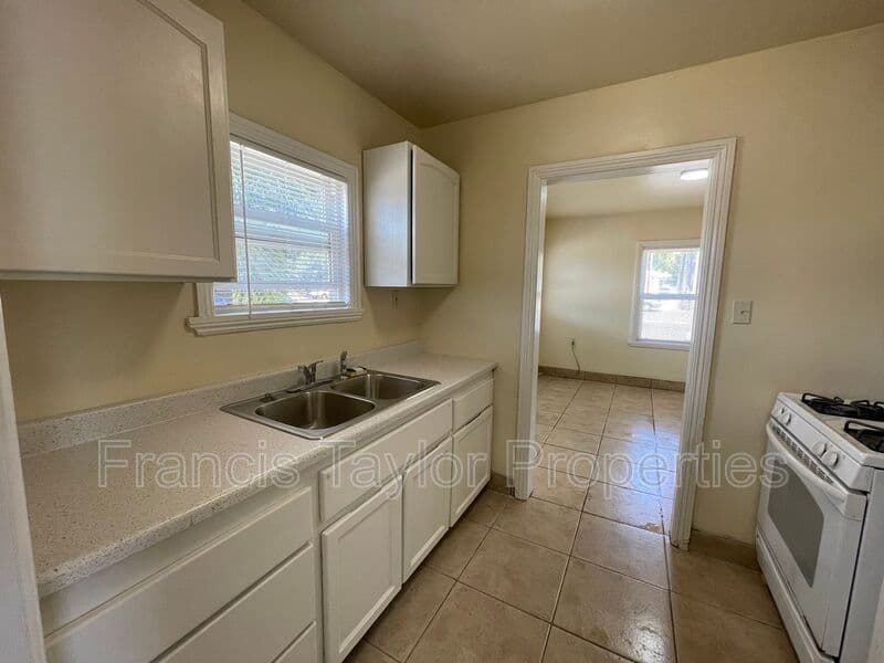 Escondido Condo: 741 S Escondido Blvd