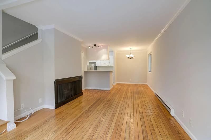 Daly City Condo: 355 Half Moon Ln