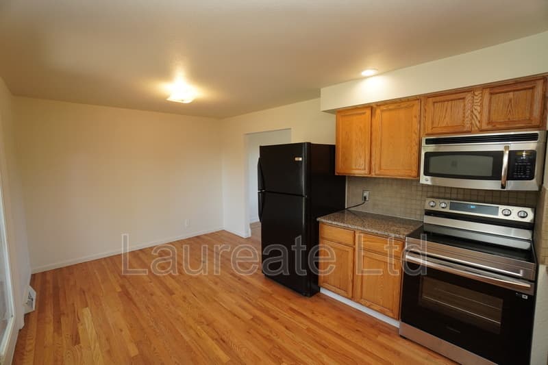 Englewood House: 3330 W. Mountain Rd.