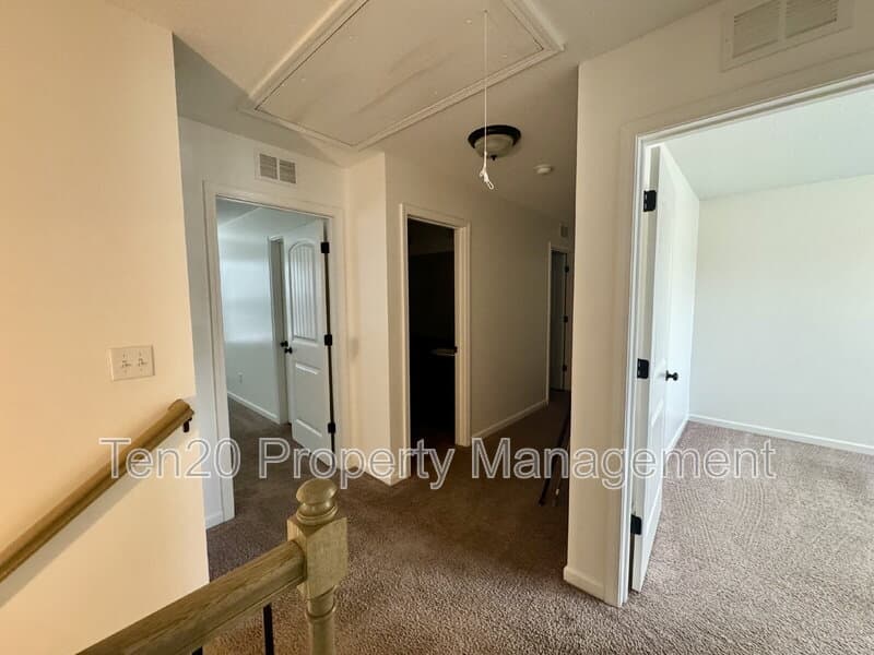 Columbus House: 5037 Lexington Lane