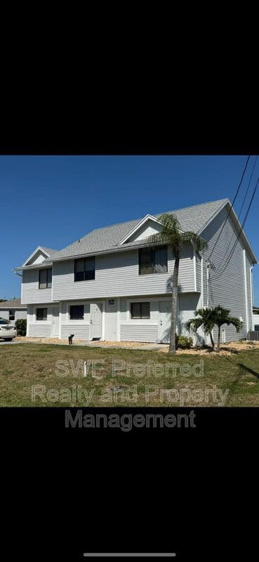 Cape Coral Townhome: 512 Southeast 43rd Street