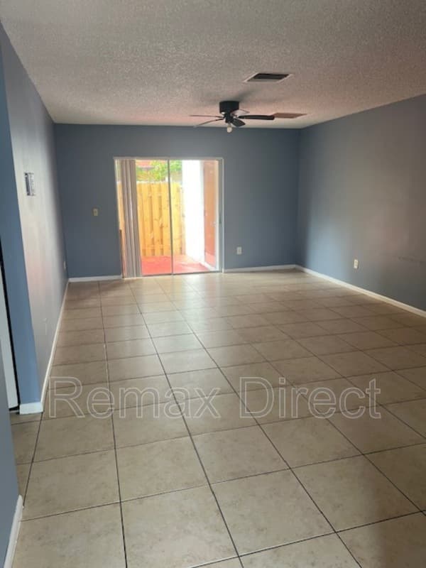 west palm beach Condo: 2675 lakehaven road w