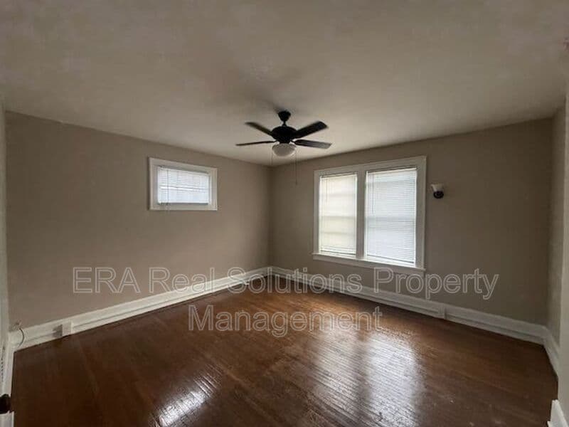 Columbus Condo: 121 North Oakley Ave.