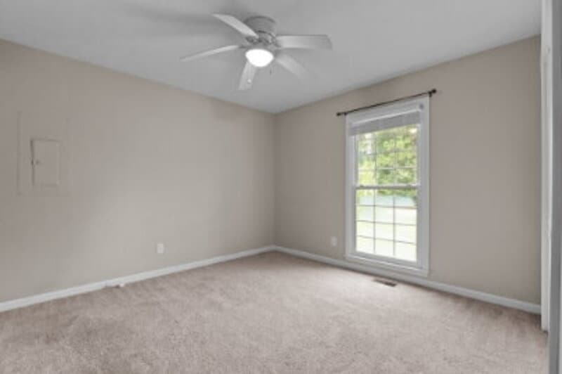 Fayetteville House: 810 Whispering Pines Road