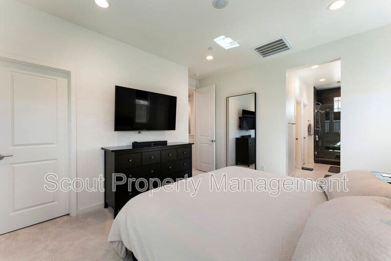 Temecula House: 32519 Brunello Way