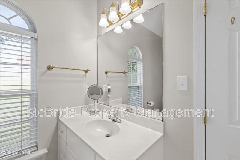 Evans House: 5105 Windmill Place
