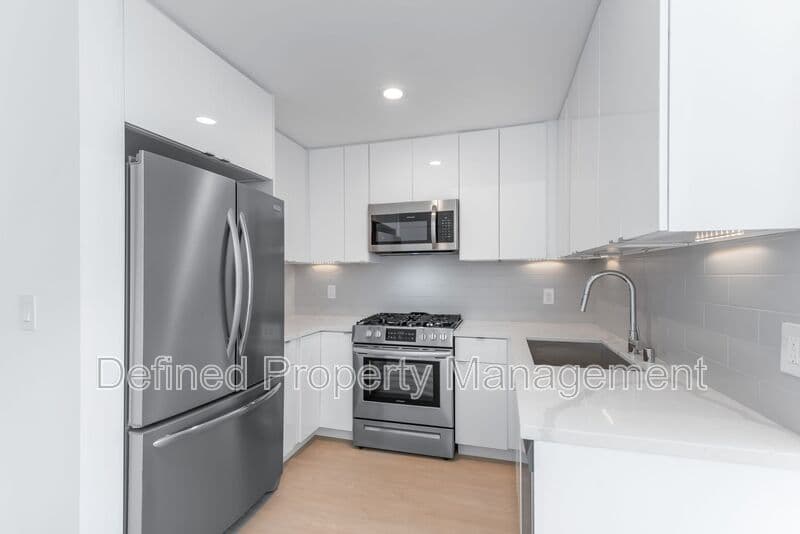 Los Angeles Condo: 1546 Bundy Drive