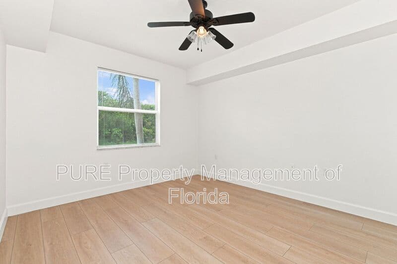 Fort Myers House: 19760 Osprey Cove Blvd