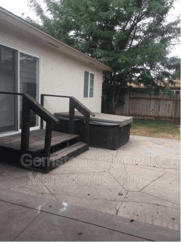 San Diego House: 4938 Art St