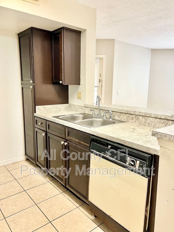Kissimmee Condo: 401 Fountainhead Circle