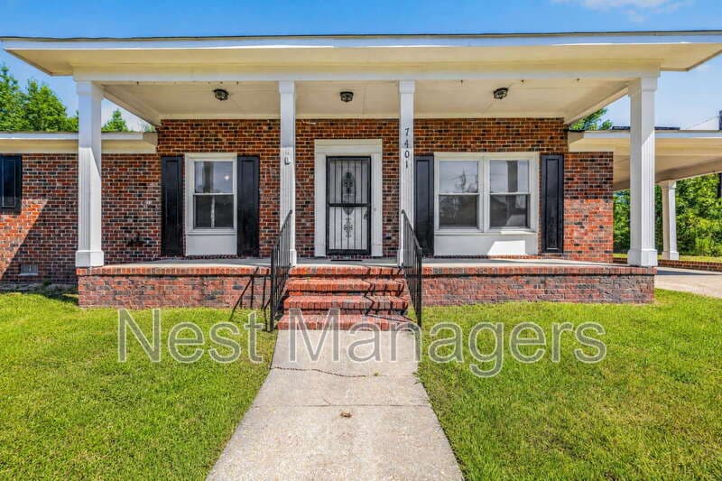 Fayetteville House: 7401 Paxton Drive