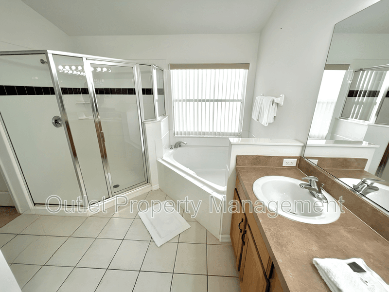 Davenport House: 122 Highgate Park Blvd