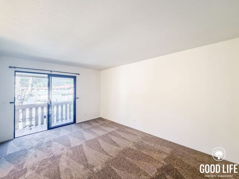 Carlsbad House: 3033 Via Sabinas