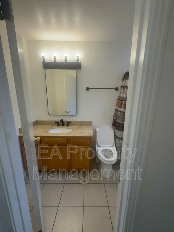 Albuquerque Condo: 10108 Comanche Rd NE