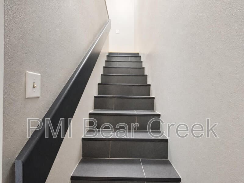 Houston Condo: 9550 Deering Drive