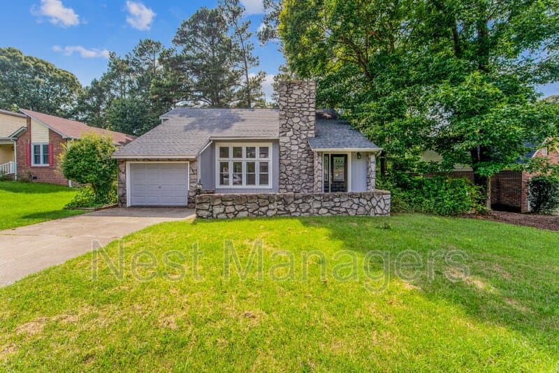 Fayetteville House: 3597 Hastings Drive