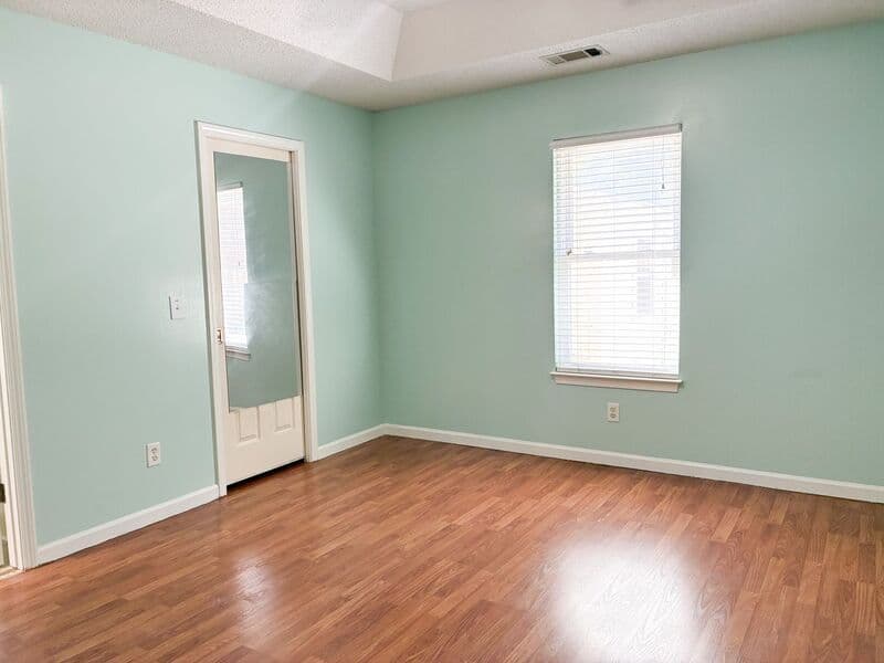Rincon House: 105 E 9th St