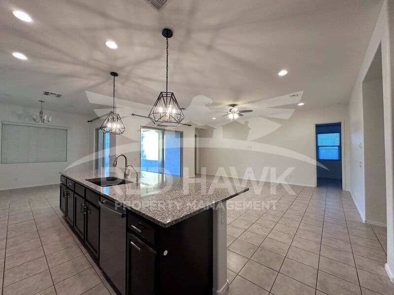 Gilbert House: 991 E Holland Park Dr