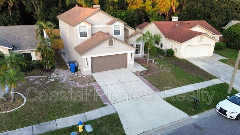 Tampa House: 8731 Huntfield St