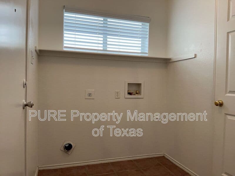 Hutto House: 502 Country Estates Dr.