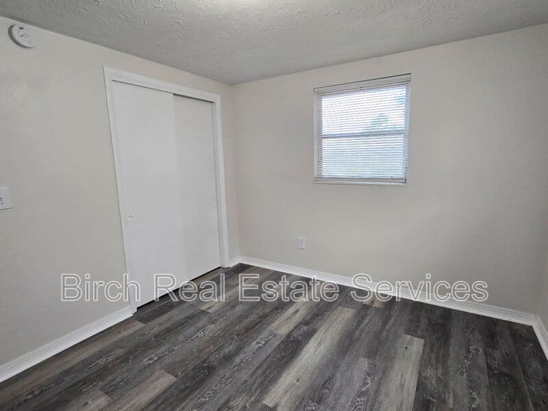 Holiday House: 3545 Nixon Rd