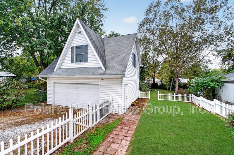 Greenwood House: 342 N Meridian St