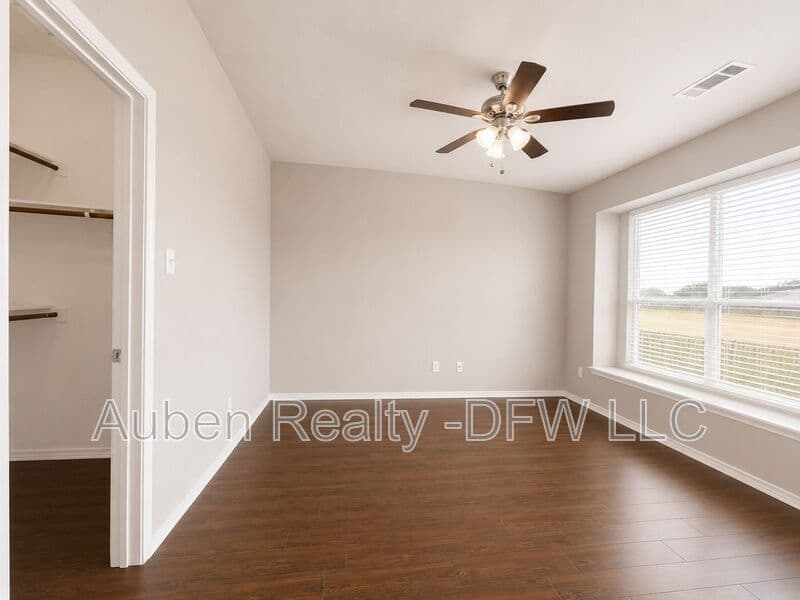Fort Worth House: 10973 Hawks Landing Road