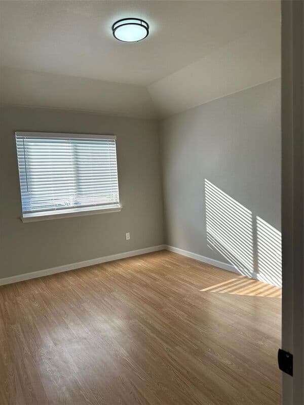 Lewisville House: 800 Pebble Ridge Dr
