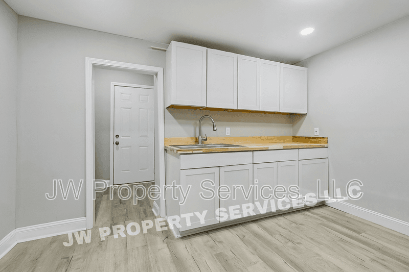 New Orleans House: 1547 Chippewa St