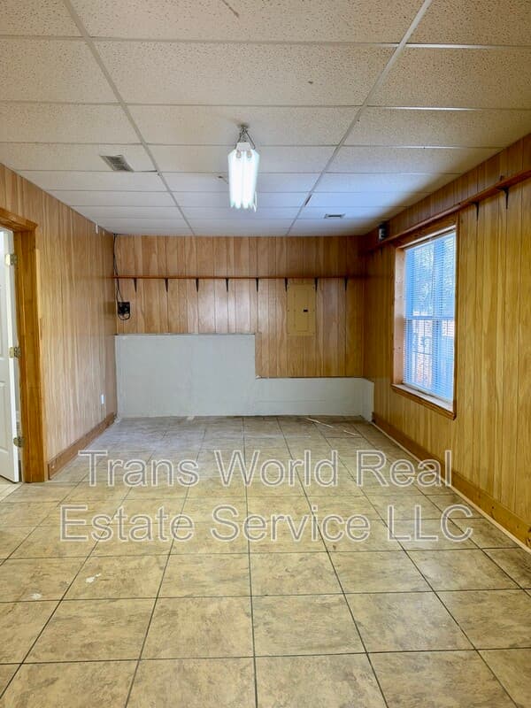 Duluth House: 3354 Roundfield Circle