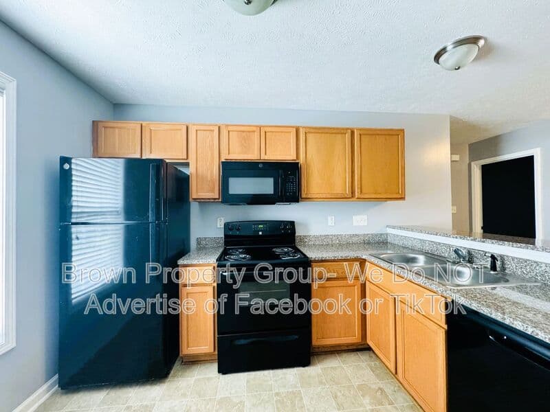 Fayetteville House: 3613-H Dornoch Dr