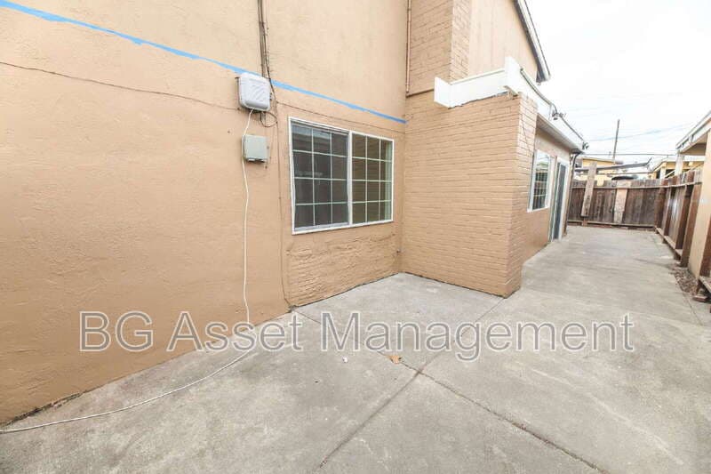 Vallejo Condo: 212 Westwood Street