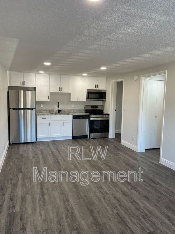 Eustis Condo: 611 Mount Homer Rd