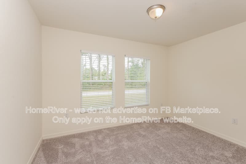 Port Charlotte House: 2465 Crockett St