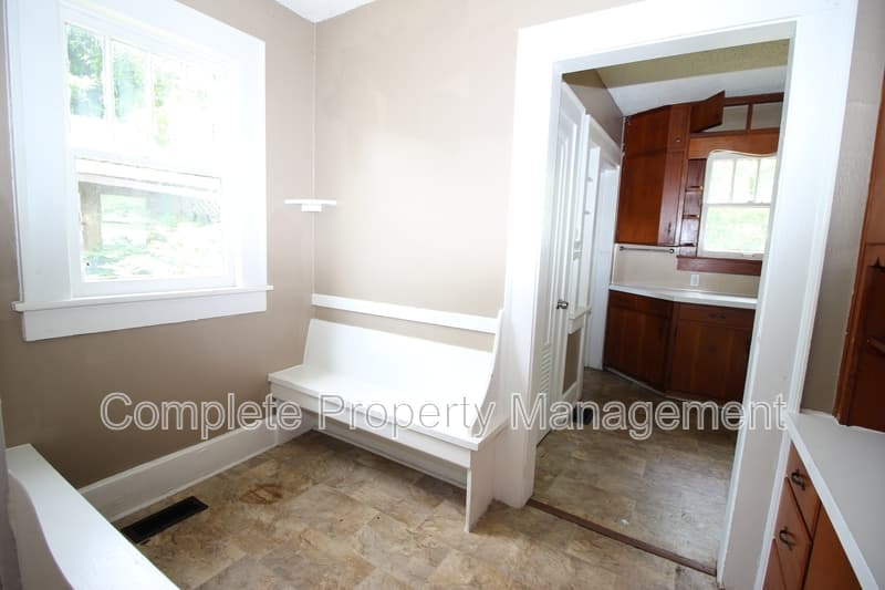 Birmingham House: 8211 Rugby Avenue