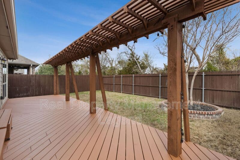 McKinney House: 812 Gray Fox Drive