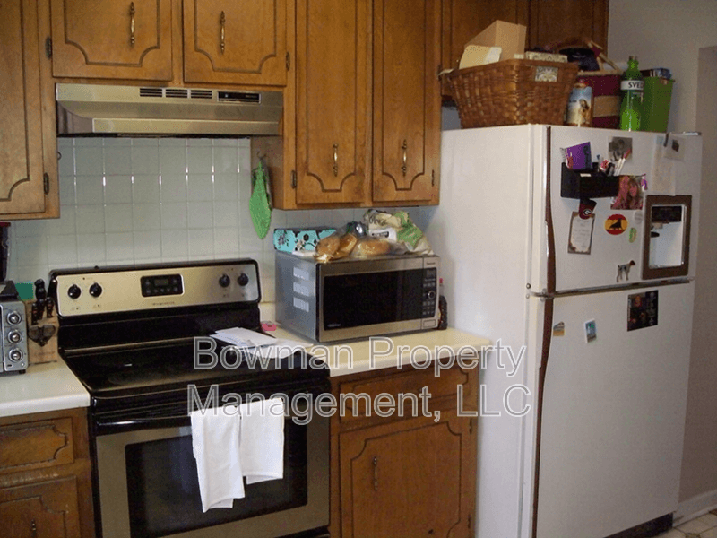 Athens Townhome: 132 Oxford Ct