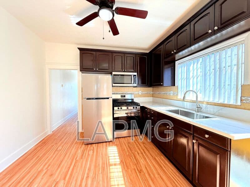 Los Angeles House: 1870 Daly Street
