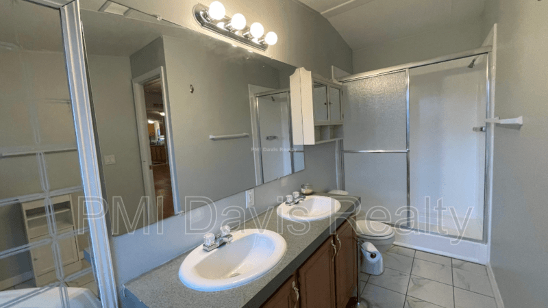 Orange Park House: 2645 Mosley Rd