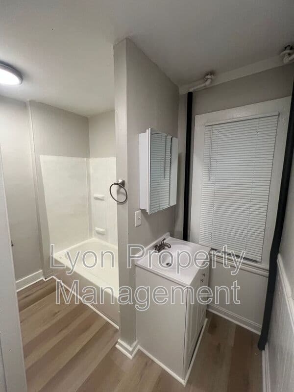 NEW BRITAIN Condo: 11 EAST LAWLOR STREET