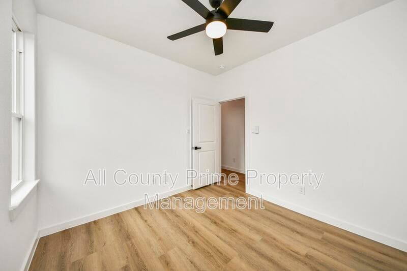 Houston Condo: 5201 Fairchild St
