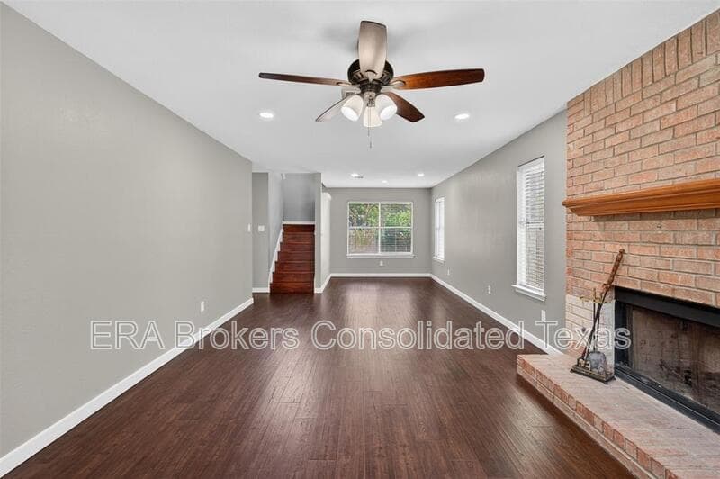 Austin House: 7601 Windrush Dr