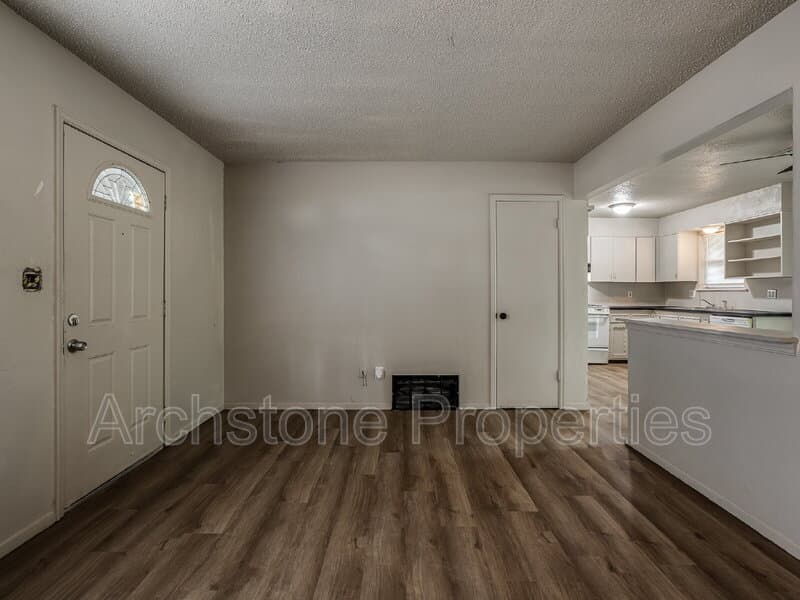 Midwest City House: 1309 Hickory Lane