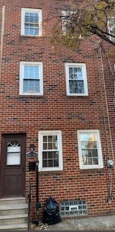 Philadelphia House: 874 North Uber Street